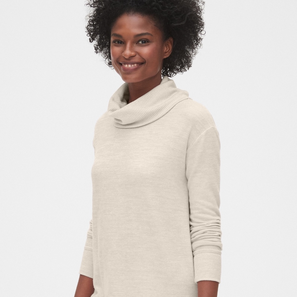 NWT XS Gap Softspun Cowl-Neck Top in Cream